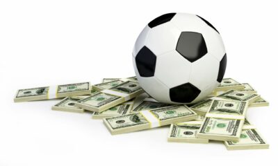 Fotboll på hög med pengar